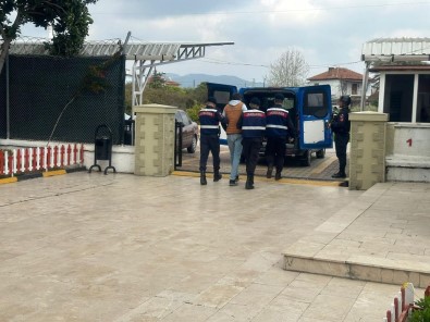 Hirsizlik Suçlarindan 13 Yil Hapis Cezasi Ile Aranan Sahis Yakalandi