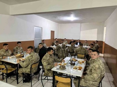 Kaymakam Karakas, Jandarmayla Iftar Açti