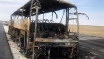 Suudi Arabistan'da umrecileri taşıyan otobüs kaza yaptı: 20 kişi hayatını kaybetti