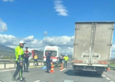 Yolun Karsisina Geçmek Isterken Canindan Oldu