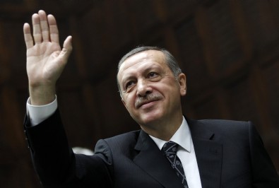 Adalet Bakanı Bekir Bozdağ: Cumhurbaşkanı Erdoğan'ın adaylığında engel yok Haberi