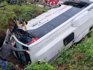 Kocaeli’de işçi servisi devrildi: 8 yaralı