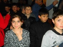 Posof'ta Camiler Çocuklarla Senleniyor Haberi
