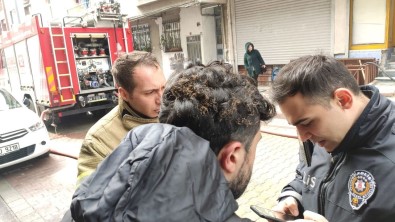 Sultangazi'de Çikan Yanginda Mahsur Kalan 1'I Çocuk 3 Kisi Itfaiye Ekipleri Tarafindan Kurtarildi