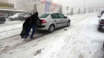 Yozgat'ta Yogun Kar Yagisi Sürücülere Zor Anlar Yasatti Haberi