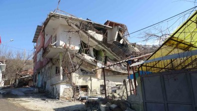 Depremde Evleri Yikilan Vatandaslar Yasadiklarini Anlatti Açiklamasi 'Evler Patir Patir Döküldü'