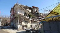 Depremde Evleri Yikilan Vatandaslar Yasadiklarini Anlatti Açiklamasi 'Evler Patir Patir Döküldü' Haberi