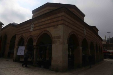 Tarihi Nasrullah Cami Yeniden Ibadete Açildi