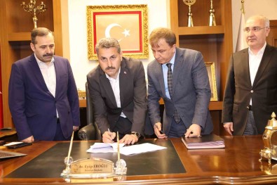 Tokat'ta Sirket Isçilerine Zam