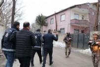 BİTLİS - Van ve Bitlis merkezli 5 ilde operasyon! 74 göçmen kaçakçısı gözaltına alındı