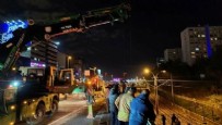  BAKIRKÖY - İstanbul-Bakırköy'de otomobil metro hattına uçtu! 2 kişi yaralandı