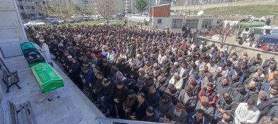 Kazada Ölen Baba Ogul Birlikte Son Yolculuguna Ugurlandi