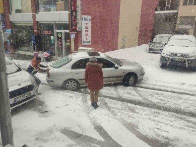 Ardahan'da Kar Yagisi Hayati Olumsuz Etkiliyor