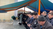 Evde Ölü Bulunan Anne Ve Oglu Çekmeköy'de Topraga Verildi