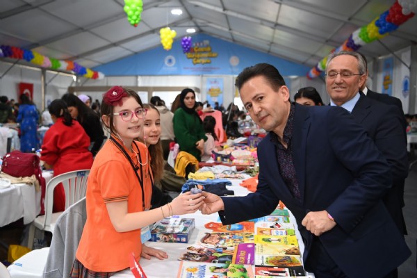 Tuzla'da Çocuk Girişimciler Çarşısı depremzede aileler için açıldı