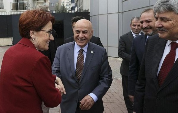 CHP ve İYİ Parti'de alarm! Belediye başkanlarını topladılar... Olay poz mesajlı karşılama! Cihan Paçacı...