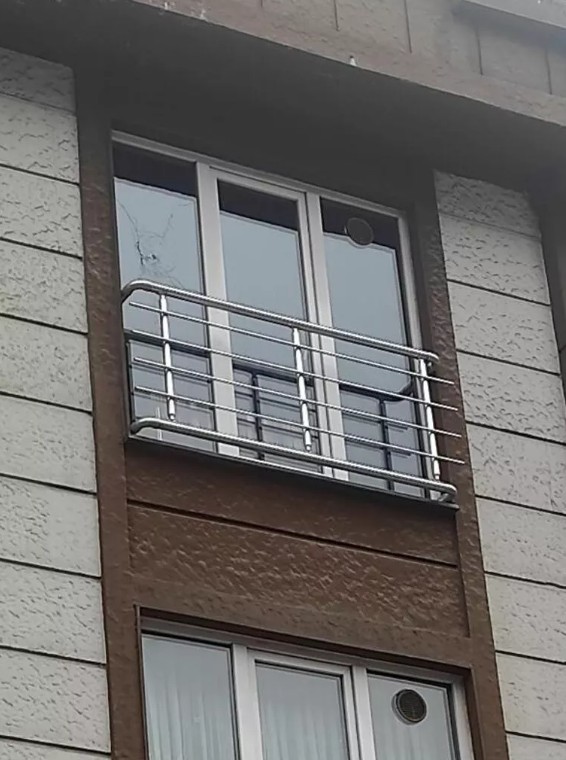 Kağıthane'de park halindeki otomobili otomatik silahla taradılar