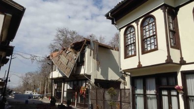 Deprem Malatya'da Tarihi Kültürel Yapilara Da Zarar Verdi