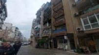 BAHÇELİEVLER - İzmir'de korkutan yangın! Dumandan etkilenen baba ve 2 kızı hastaneye kaldırıldı