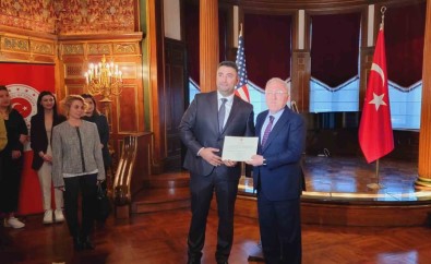 Türkiye'nin Washington Büyükelçiliginde Deprem Gönüllülerine Tesekkür Töreni