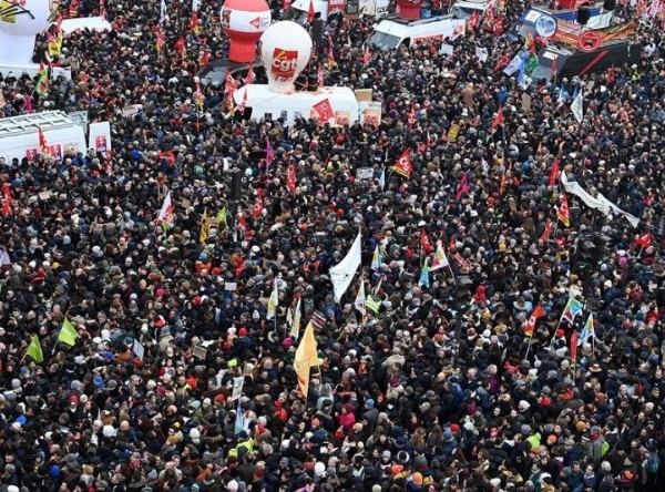 Fransa ‘kara gün’ korkusu yaşıyor! Yetkililer peş peşe uyardı: En zor günlerden biri olacak!