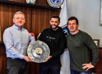 Basaksehir'den, Caiçara'ya Plaket