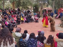 Datça'da Depremzede Çocuklara Moral Etkinligi