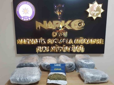 Ordu'da 'Dur' Ihtarina Uymayan Araçtan 22 Kilo Esrar Çikti Açiklamasi 5 Kisi Tutuklandi