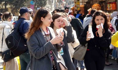 Türkiye Nüfusunun Yüzde 49,9'Unu Kadinlar Olusturuyor