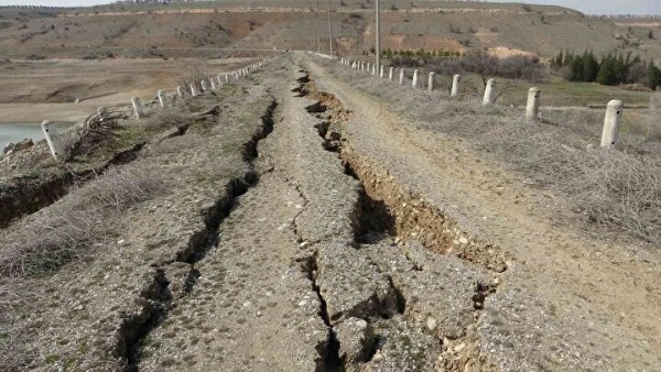 Ürküten görüntüler: Depremden sonra ortaya çıktı kimse nedenini bilmiyor