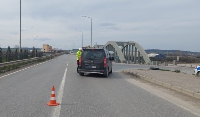 Bafra'da Isikli Kavsak Denetimi Açiklamasi 13 Bin TL Ceza