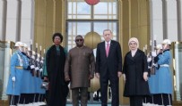  JULİUS MAADA BİO - Başkan Erdoğan'dan Külliye'de önemli kabul: Sierra Leone Cumhurbaşkanı Julius Maada Bio ile görüştü .
