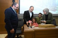 Bursa'da 30-40 Yillik Evleri Yenilenen Hak Sahipleri, Yeni Konutlari Için Kura Çekti