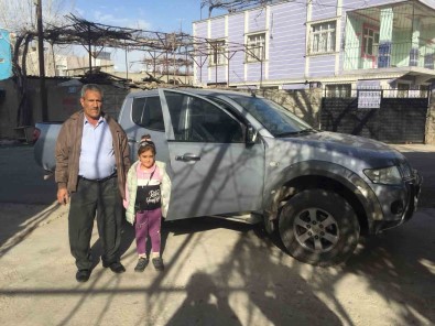 Isçilere Vermek Üzere Çektigi 65 Bin Liranin Çalinmasi Anbean Görüntülendi