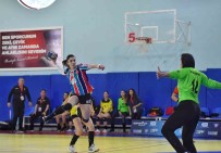 Konyaalti Kadin Hentbol Takimi Lige Dönüyor