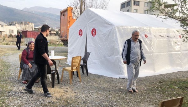 Ankaralı belediyelerden depremzedelere yarım eli