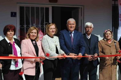 Efeler'de 5'Inci Hanimevi Düzenlenen Tören Ile Kapilarini Açti