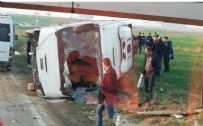  TEKİRDAĞ - Tekirdağ'da işçileri taşıyan servis otobüsü devrildi: 14 kişi hafif yaralandı
