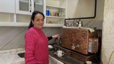 Üç Yil Önce Devraldigi Çay Ocagini Isleterek Geçimini Sagliyor