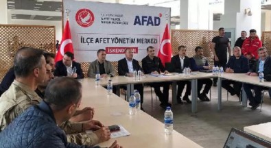 Bakan Bozdağ, İskenderun’da AFAD Kriz Merkezi'ni ziyaret etti