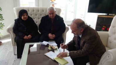 Gurbetçi Aileden Depremzedelere Anlamli Bagis