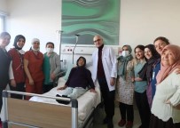 Karin Agrisi Yasayan 89 Yasindaki Hastadan 35 Santimetrelik Kitle Çikti