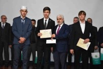 Kur'an-I Kerim'i Güzel Okumak Için Yaristilar