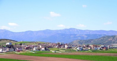 Fay hattına 7 kilometre mesafedeki bu köyde can kaybı yok