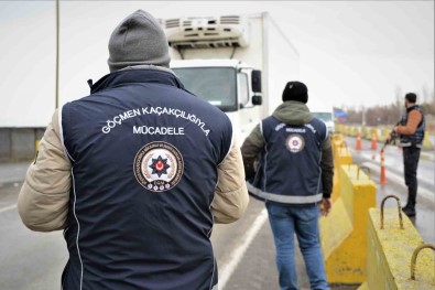 Huzur Uygulamasinda Bin 353 Düzensiz Göçmen Yakalandi