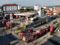 İstanbul'da akaryakıt istasyonunda yangın: Gaz tankeri alev alev yandı