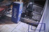 Önce Tabelanin Ipini Çözdüler, 5 Dakika Sonra Hirsizlik Yaptilar