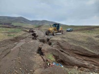 Saganak Nedeni Ile Tahrip Olan Yollar Onarildi