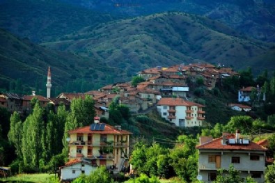 Çorum'da dehşet! Önce muhtarla azasını sonra annesiyle babaannesini vurdu: 6 yaralı