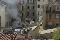 FRANSA - Fransa'da 2 bina peş peşe çöktü: Enkaz altındaki 10 kişiden 6'sının cesedine ulaşıldı